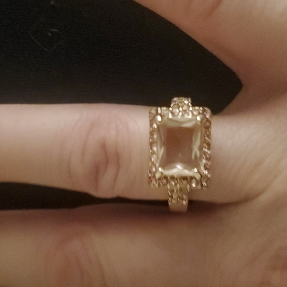 New Oversized Pink Sapphire Gold Ring. - Picture 2 of 2